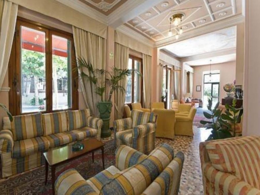 Hotel Maestoso