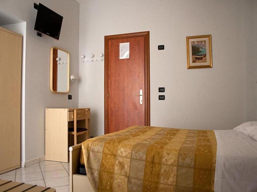 Hotel Monica