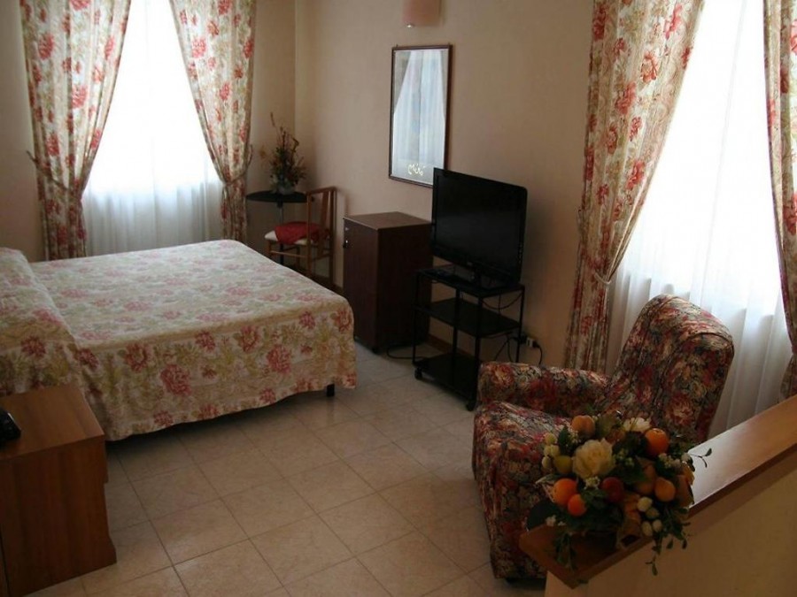 Hotel Elena