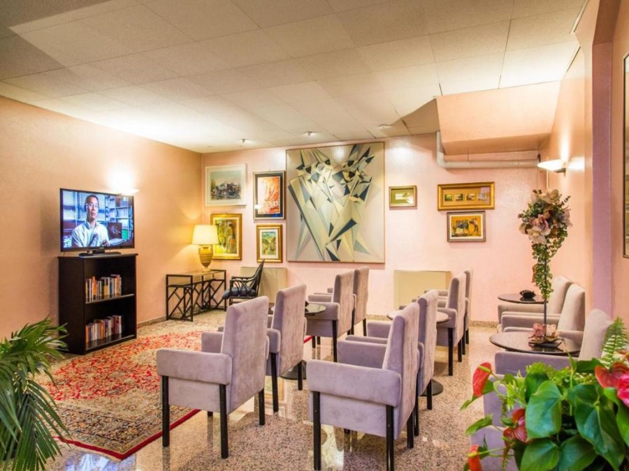Hotel Diana